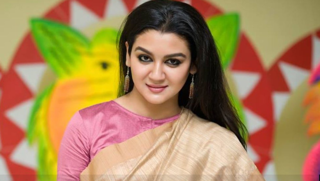 প্রেম-ভালোবাসা-বিয়ে নিয়ে জয়া আহসান যা বললেন