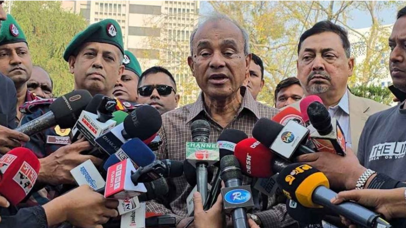 নিয়ম মেনে অবৈধ ভারতীয়দের ফেরত পাঠানো হবে: স্বরাষ্ট্র উপদেষ্টা