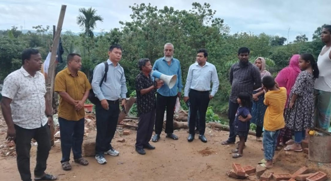 প্রশাসনের সতর্কতা জারি: রাঙামাটিতে পাহাড়ধসের আশঙ্কা 