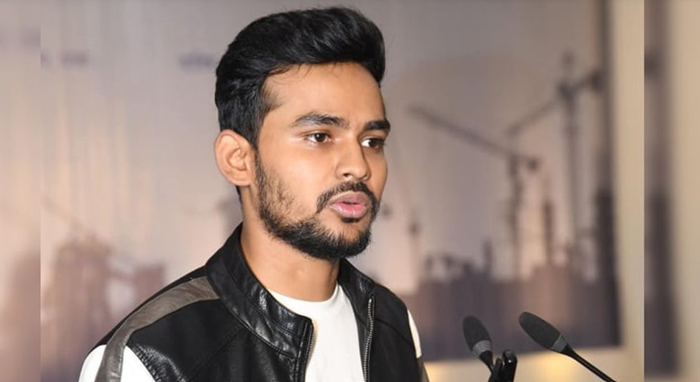 চট্টগ্রাম নগরীর যানজট নিরসনের মনোরেল নির্মাণ হচ্ছে : উপদেষ্টা আসিফ মাহমুদ