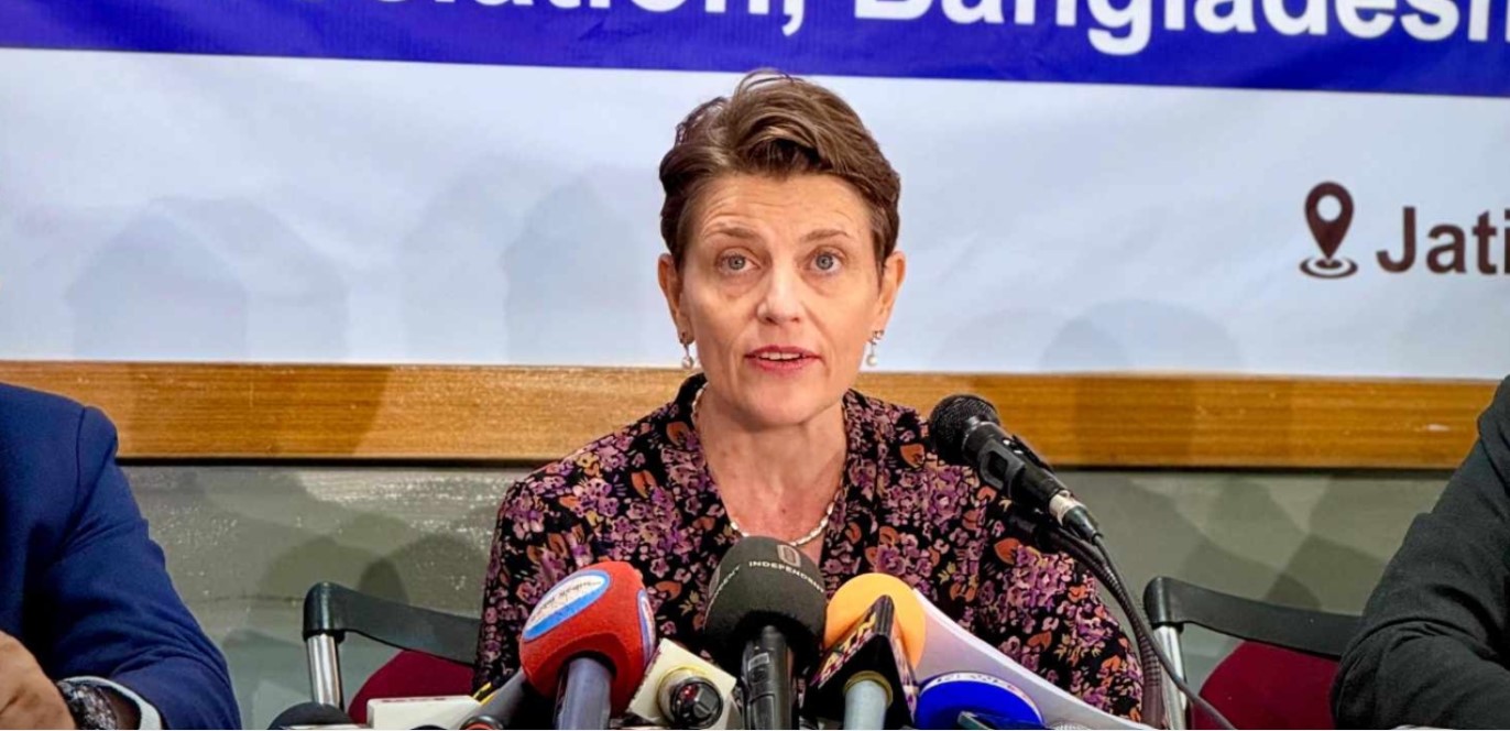 আওয়ামী লীগ না থাকলেও ‘অন্তর্ভুক্তিমূলক’ নির্বাচন হতে পারে: গোয়েন লুইস