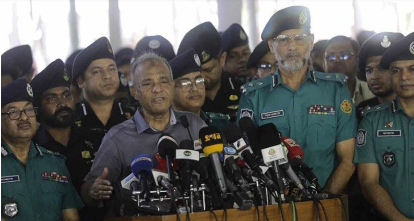 ‘ঢাকার নিরাপত্তা নিয়ে আমি ১০০ ভাগ কনফিডেন্ট’: স্বরাষ্ট্র উপদেষ্টা