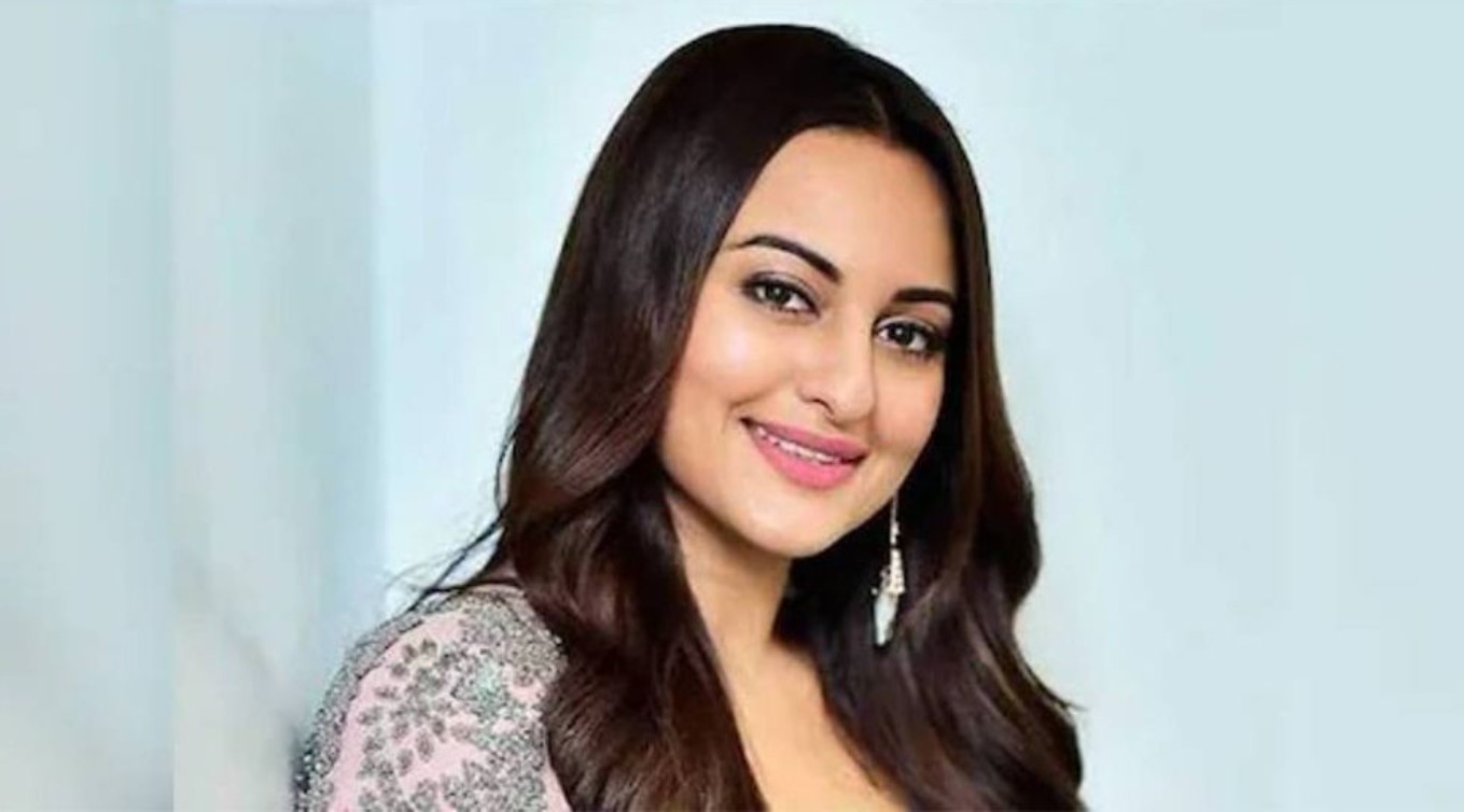 সোনাক্ষী মুখ খুলেছেন বলিউডে স্বজনপ্রীতি নিয়ে  